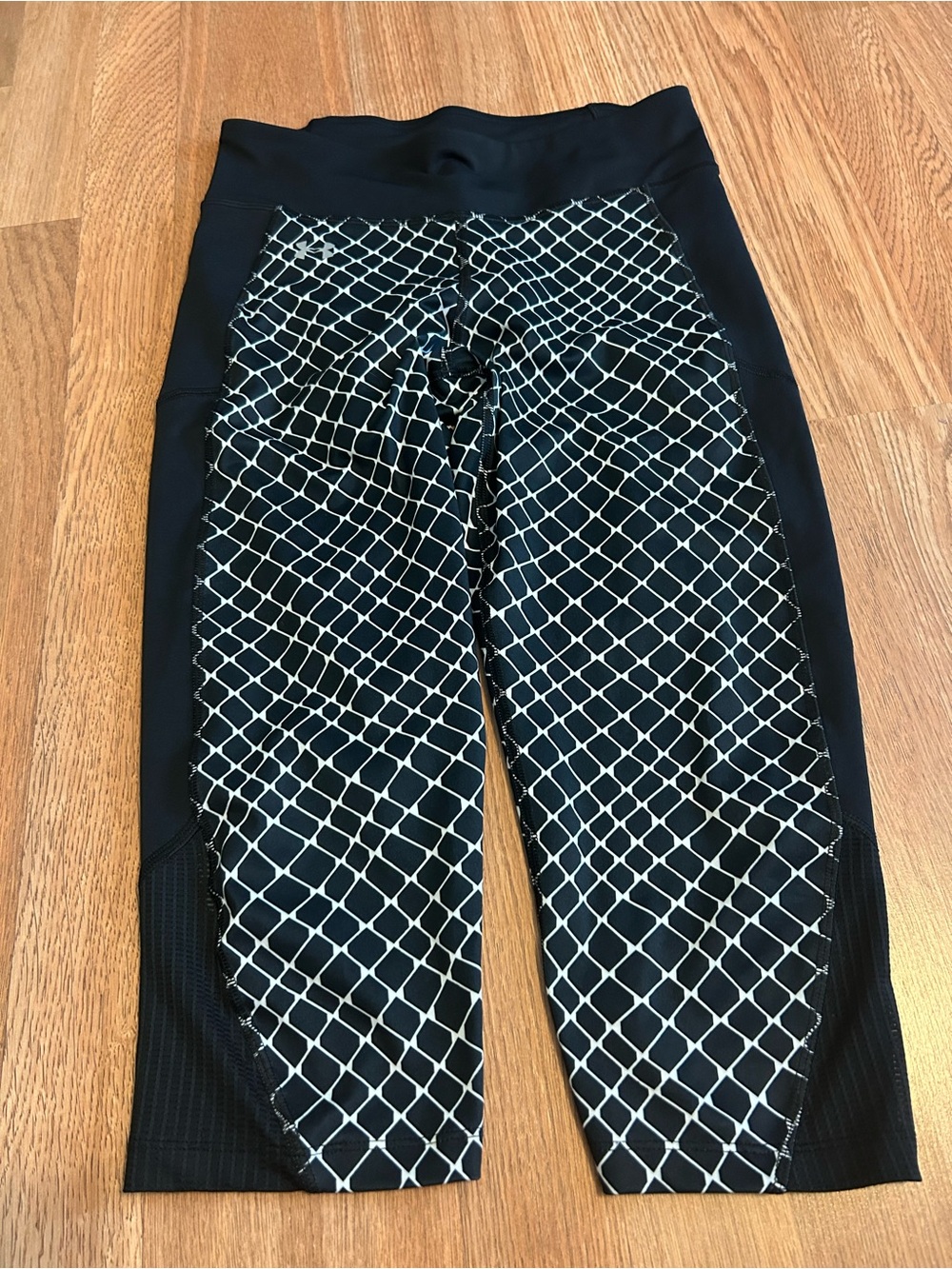 Under Armour Workout Active Leggings Capris Small Petite Black White